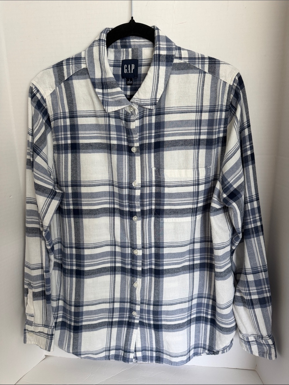 GAP Navy and White Plaid Button-Down flannel Shirt ladies size L
